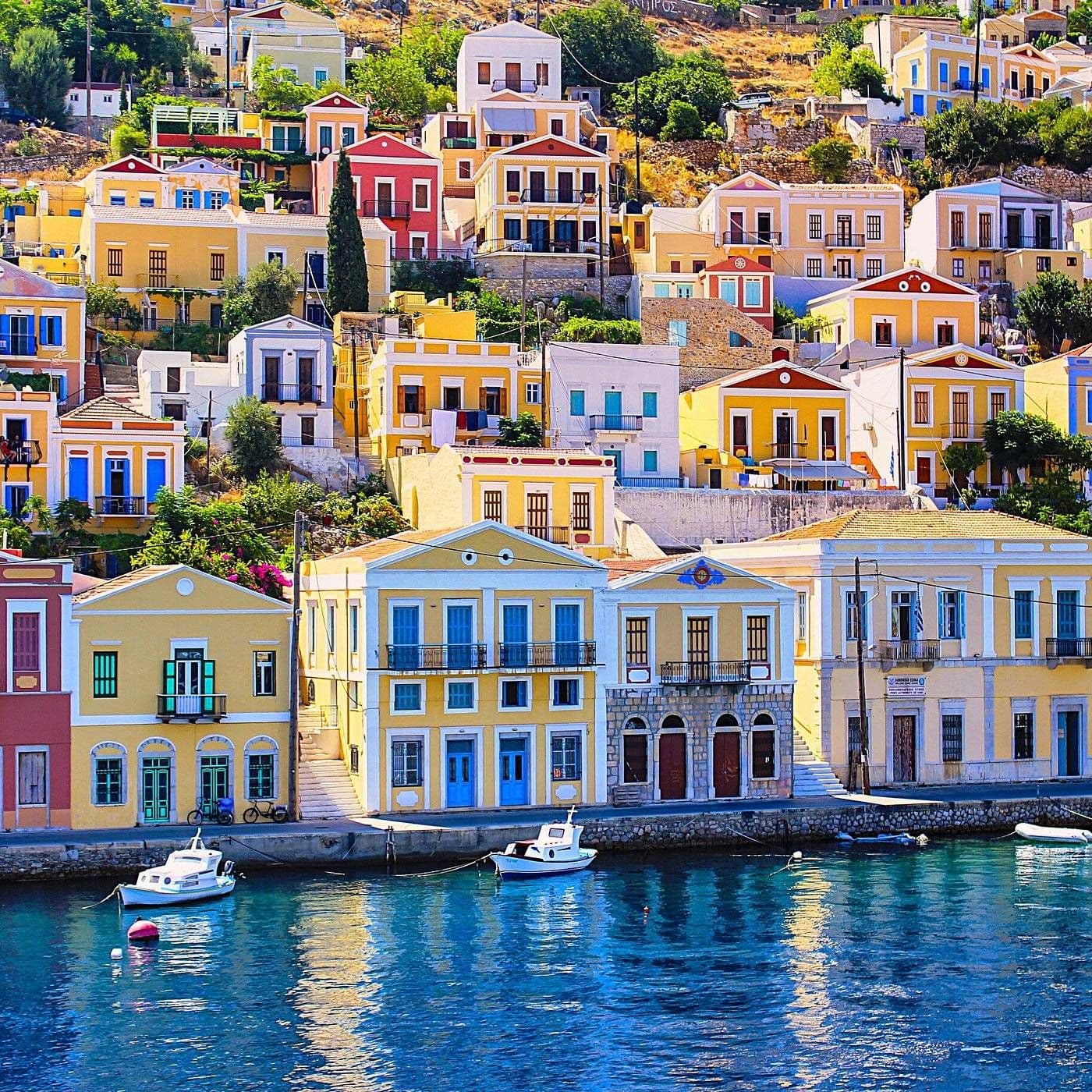 Day Cruises to Nearby Islands image